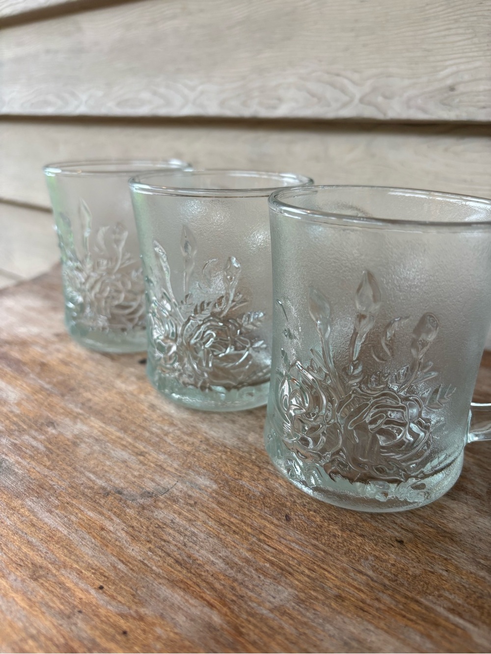 3 VTG Pasari Livia frosted glass mugs feature an embossed rose design